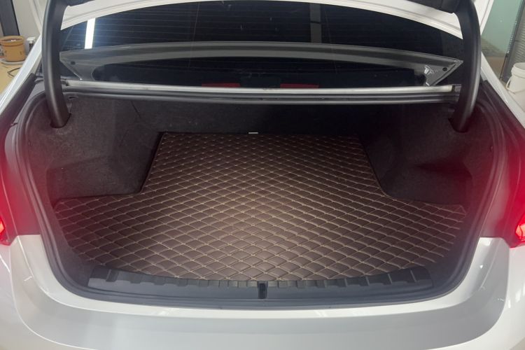 Used BMW i3 2022 eDrive 35 L Trunk