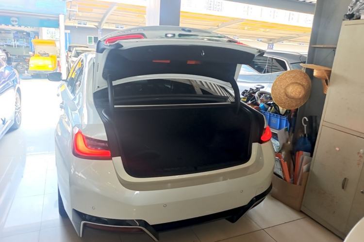 Used BMW i3 2022 eDrive 35 L Trunk
