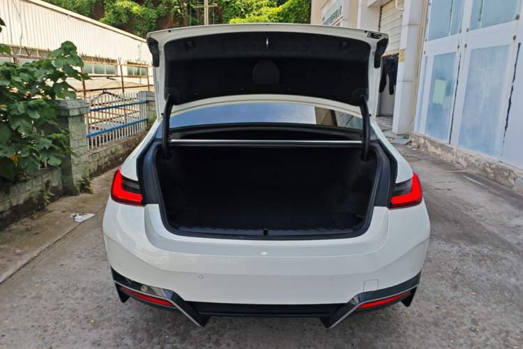Used BMW i3 2022 eDrive 35 L Trunk