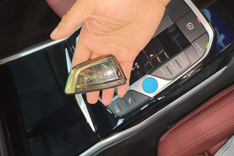 Used BMW i3 2022 eDrive 35 L Vehicle Key