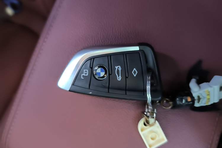 Used BMW i3 2022 eDrive 35 L Vehicle Key