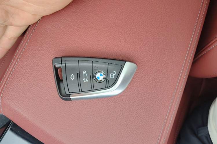 Used BMW i3 2022 eDrive 35 L Vehicle Key