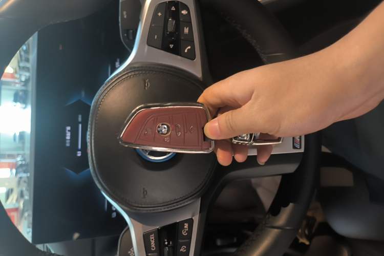 Used BMW i3 2022 eDrive 35 L Vehicle Key