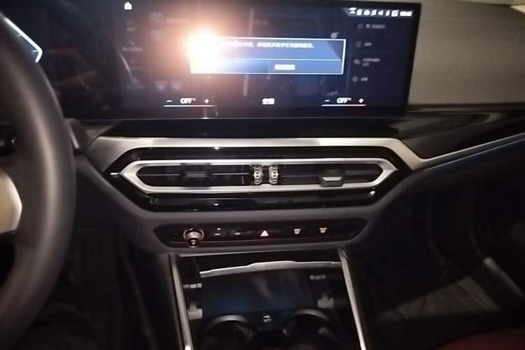 Used BMW i3 2023 eDrive 40 L Midnight Edition Audio And AC Panel