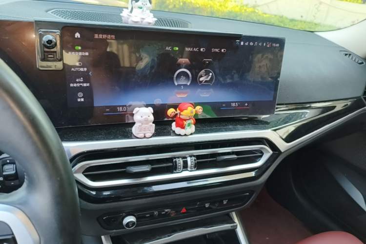 Used BMW i3 2023 eDrive 40 L Midnight Edition Audio And AC Panel