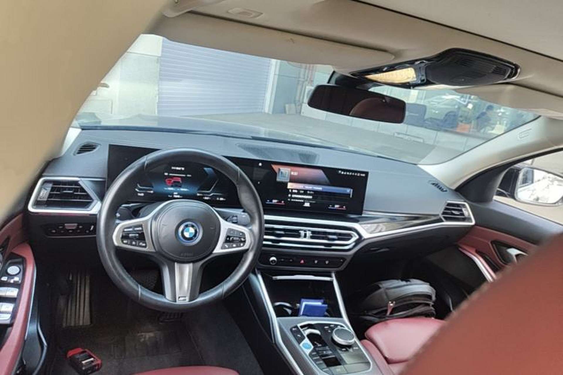 Used BMW i3 2023 eDrive 40 L Midnight Edition Center Console