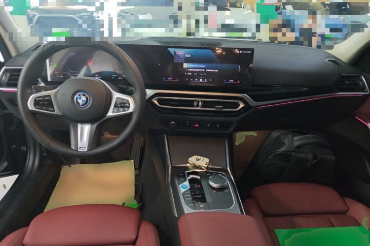 Used BMW i3 2023 eDrive 40 L Midnight Edition Center Console