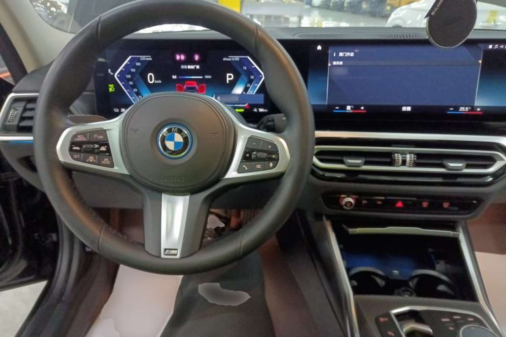 Used BMW i3 2023 eDrive 40 L Midnight Sports Package Center Console