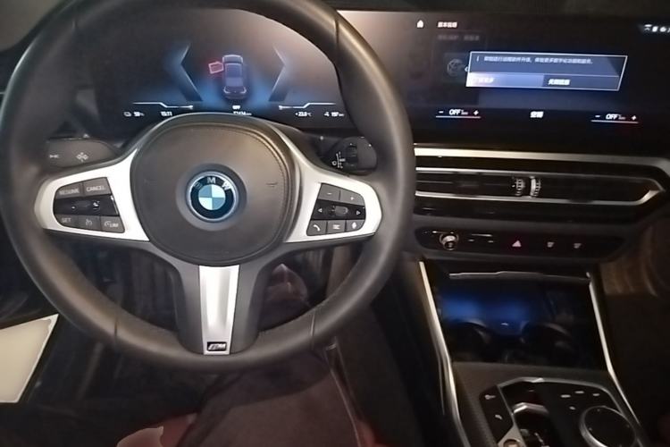 Used BMW i3 2023 eDrive 40 L Midnight Edition Center Console