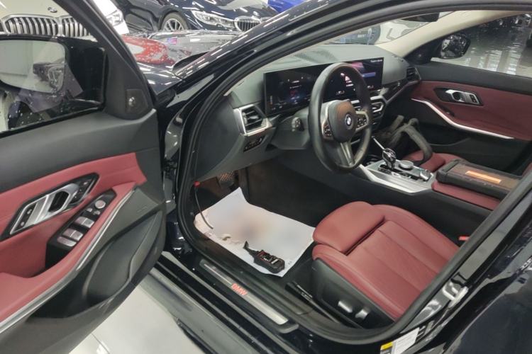 Used BMW i3 2023 eDrive 40 L Midnight Sports Package Driver Seat