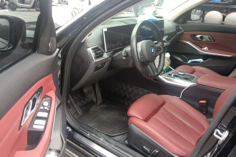 Used BMW i3 2023 eDrive 40 L Midnight Sports Package Driver Seat