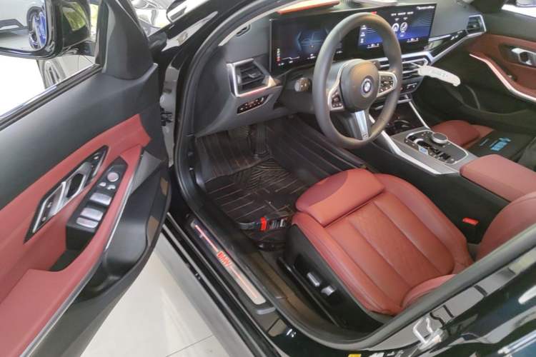 Used BMW i3 2023 eDrive 40 L Midnight Edition Driver Seat