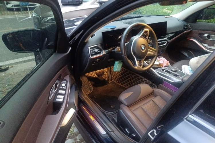 Used BMW i3 2023 eDrive 40 L Midnight Edition Driver Seat