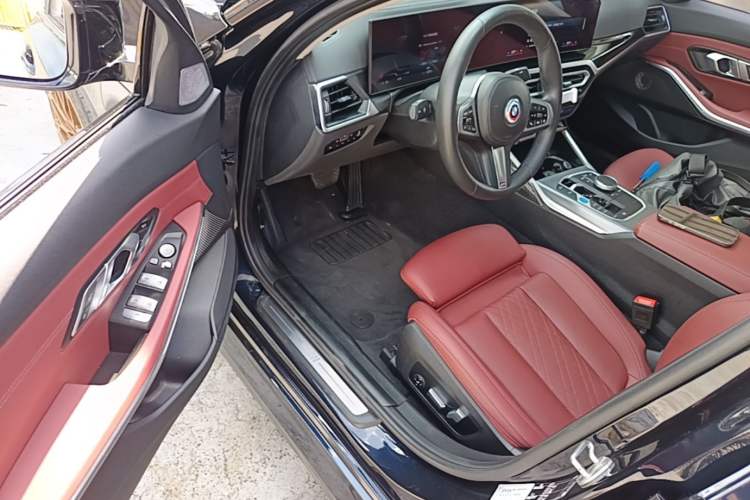 Used BMW i3 2023 eDrive 40 L Midnight Edition Driver Seat