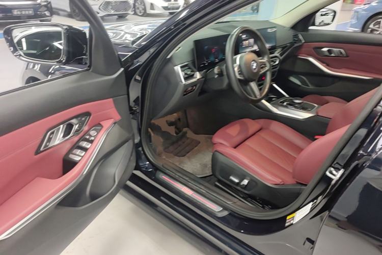 Used BMW i3 2023 eDrive 40 L Midnight Edition Driver Seat