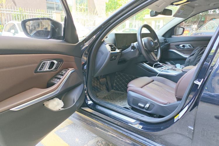Used BMW i3 2023 eDrive 40 L Midnight Edition Driver Seat