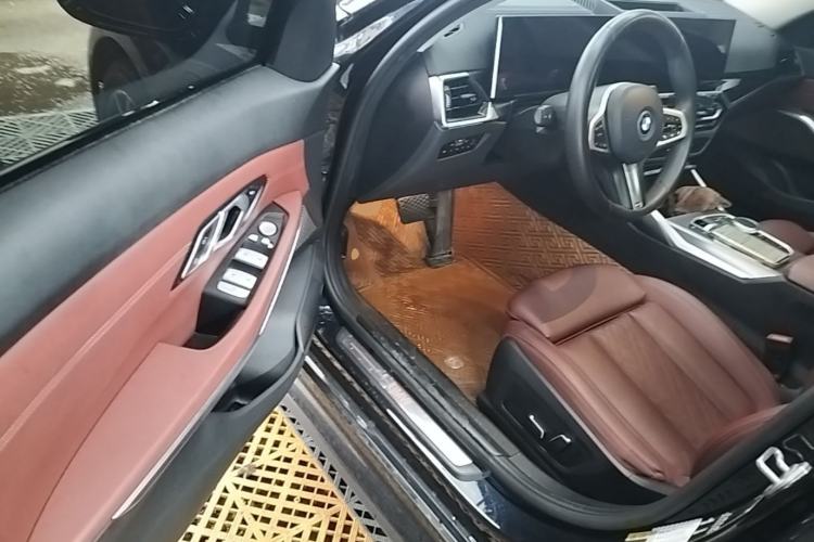 Used BMW i3 2023 eDrive 40 L Midnight Edition Driver Seat