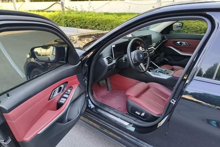 Used BMW i3 2023 eDrive 40 L Midnight Edition Driver Seat