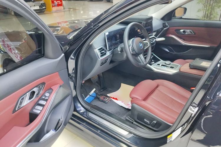 Used BMW i3 2023 eDrive 40 L Midnight Sports Package Driver Seat
