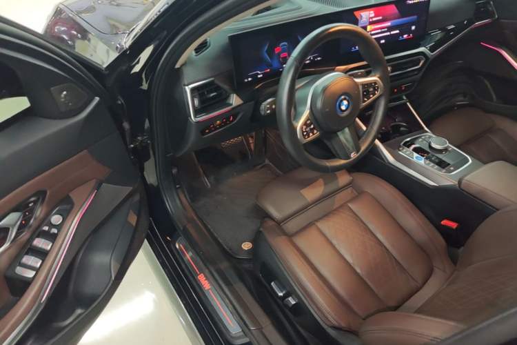 Used BMW i3 2023 eDrive 40 L Midnight Sports Package Driver Seat