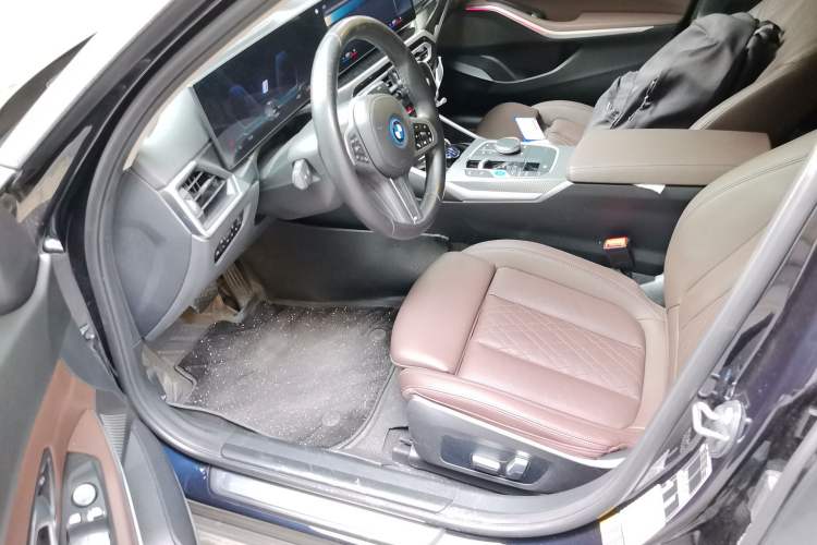Used BMW i3 2023 eDrive 40 L Midnight Edition Driver Seat
