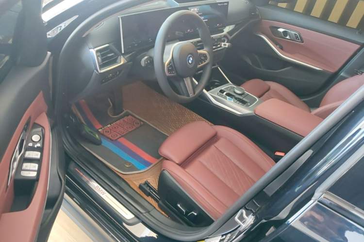Used BMW i3 2023 eDrive 40 L Midnight Edition Driver Seat