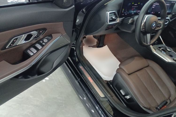 Used BMW i3 2023 eDrive 40 L Midnight Sports Package Driver Seat