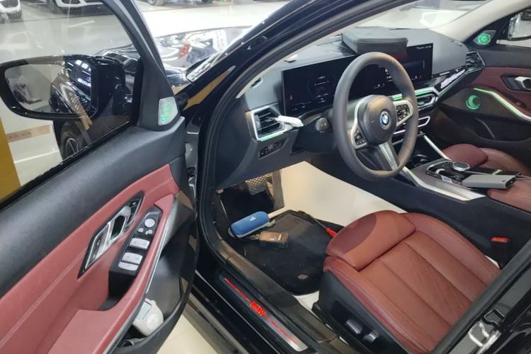 Used BMW i3 2023 eDrive 40 L Midnight Edition Driver Seat