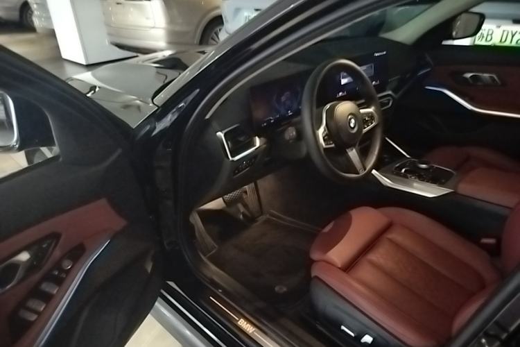 Used BMW i3 2023 eDrive 40 L Midnight Edition Driver Seat