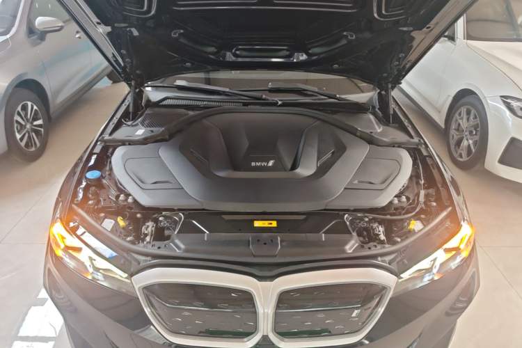 Used BMW i3 2023 eDrive 40 L Midnight Edition Engine Bay