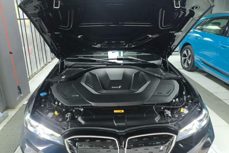 Used BMW i3 2023 eDrive 40 L Midnight Sports Package Engine Bay