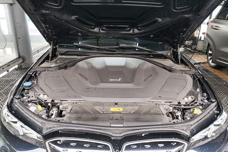 Used BMW i3 2023 eDrive 40 L Midnight Edition Engine Bay