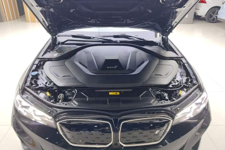 Used BMW i3 2023 eDrive 40 L Midnight Sports Package Engine Bay