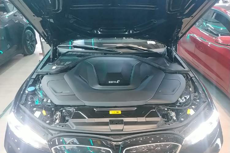 Used BMW i3 2023 eDrive 40 L Midnight Edition Engine Bay