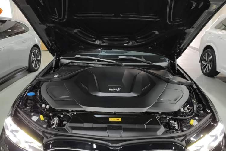 Used BMW i3 2023 eDrive 40 L Midnight Edition Engine Bay