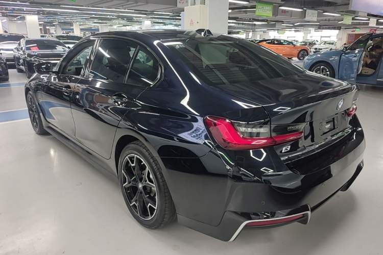 Used BMW i3 2023 eDrive 40 L Midnight Edition Exterior 2