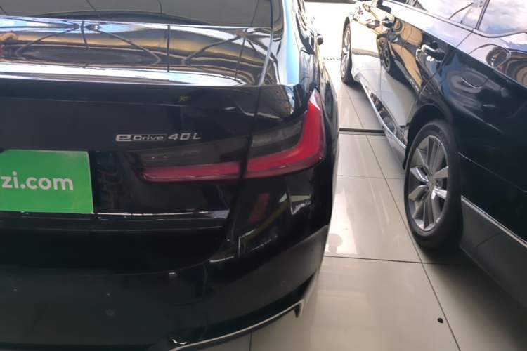 Used BMW i3 2023 eDrive 40 L Midnight Edition Exterior 3