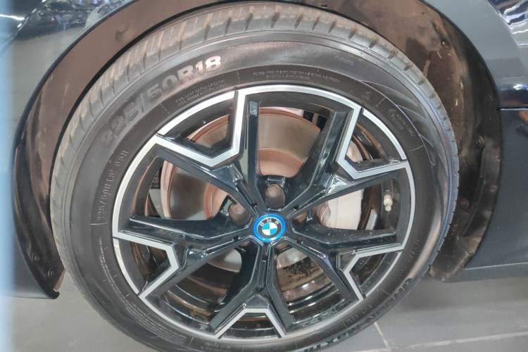 Used BMW i3 2023 eDrive 40 L Midnight Edition Exterior 3