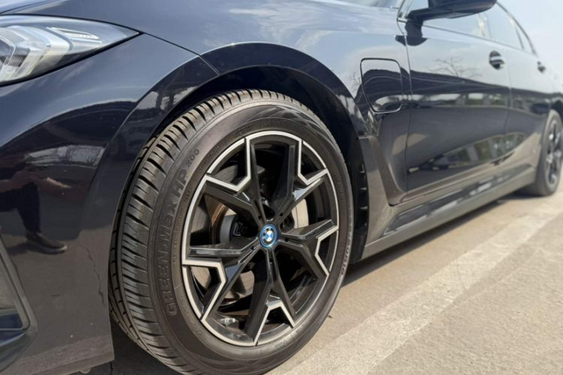 Used BMW i3 2023 eDrive 40 L Midnight Edition Exterior 4