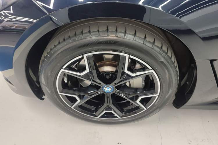 Used BMW i3 2023 eDrive 40 L Midnight Edition Exterior 4