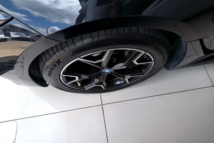 Used BMW i3 2023 eDrive 40 L Midnight Edition Exterior 4