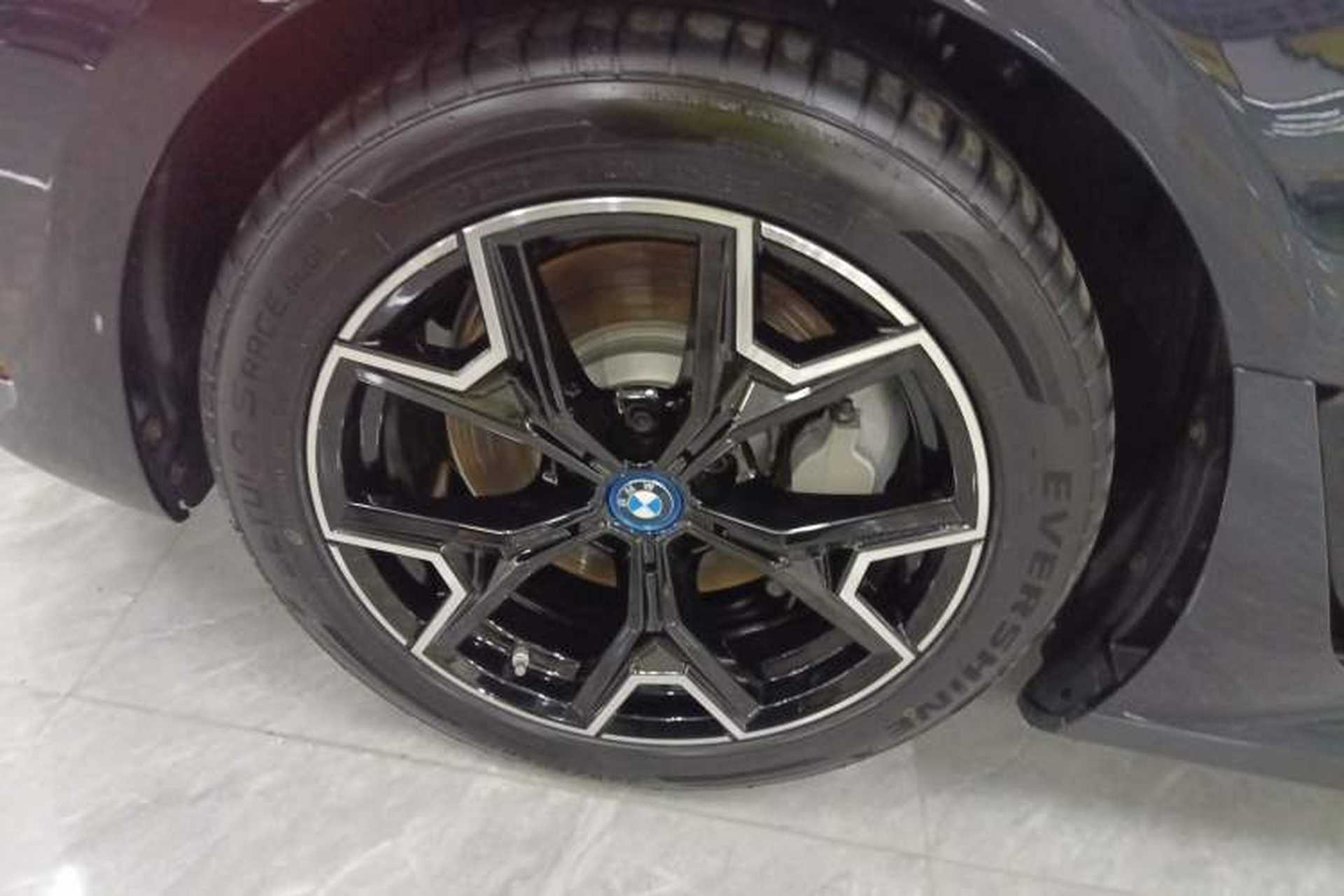 Used BMW i3 2023 eDrive 40 L Midnight Sports Package Exterior 4