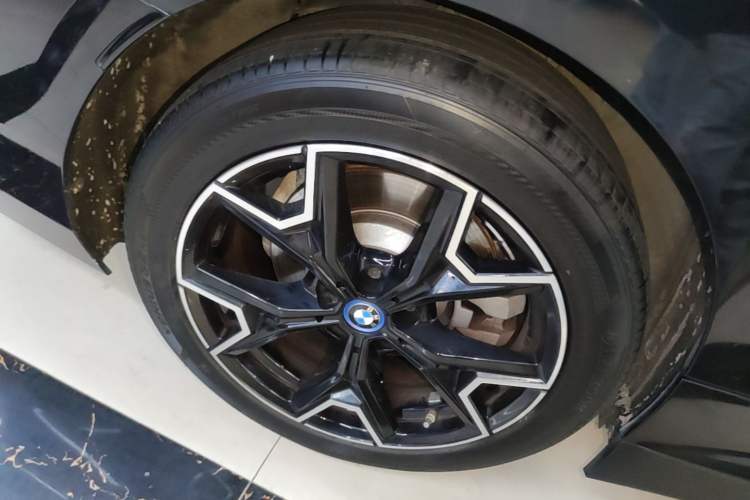 Used BMW i3 2023 eDrive 40 L Midnight Edition Exterior 5