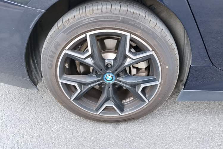 Used BMW i3 2023 eDrive 40 L Midnight Edition Exterior 5