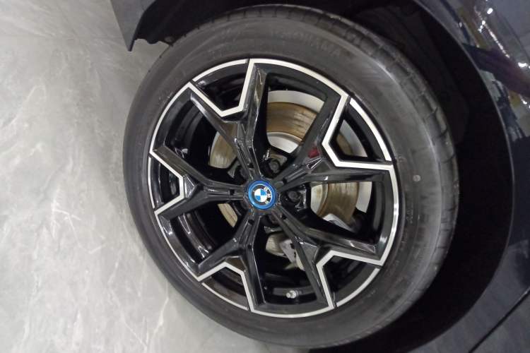 Used BMW i3 2023 eDrive 40 L Midnight Sports Package Exterior 5
