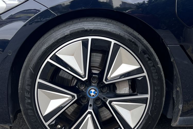Used BMW i3 2023 eDrive 40 L Midnight Sports Package Exterior 6