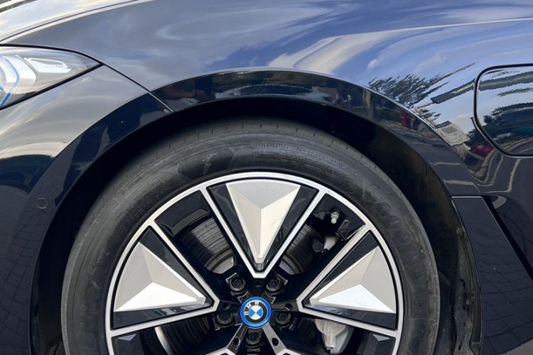 Used BMW i3 2023 eDrive 40 L Midnight Sports Package Exterior 9