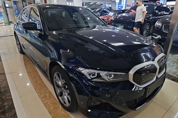 Used BMW i3 2023 eDrive 40 L Midnight Edition Front Right 45 Deg