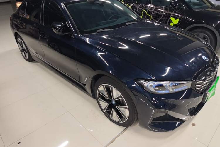 Used BMW i3 2023 eDrive 40 L Midnight Sports Package Front Right 45 Deg