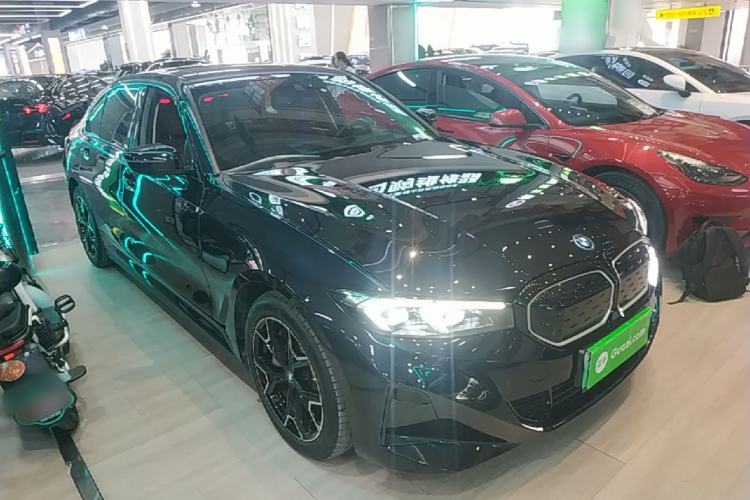 Used BMW i3 2023 eDrive 40 L Midnight Edition Front Right 45 Deg